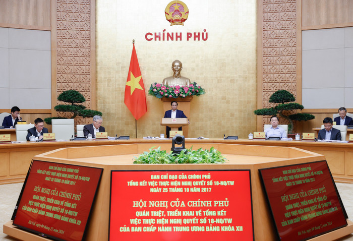 Thủ tướng Phạm Minh Chính chủ trì Hội nghị quán triệt, triển khai về tổng kết việc thực hiện Nghị quyết số 18 vào ngày 4/12. Ảnh: Nhật Bắc thutuong-18-34752.jpg