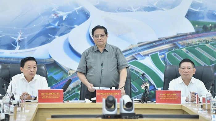 Thủ tướng Phạm Minh Chính chủ trì cuộc họp với các bộ, ngành, đơn vị, địa phương liên quan về tiến độ xây dựng Dự án Cảng hàng không quốc tế Long Thành. (Ảnh: Thanh Giang) Thủ tướng Phạm Minh Chính chủ trì cuộc họp với các bộ, ngành, đơn vị, địa phương liên quan về tiến độ xây dựng Dự án Cảng hàng không quốc tế Long Thành. (Ảnh: Thanh Giang)