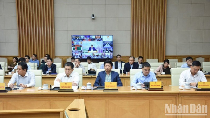 Đại diện lãnh đạo các chủ đầu tư, Ban quản lý dự án tham dự phiên họp. (Ảnh: Trần Hải) Đại diện lãnh đạo các chủ đầu tư, Ban quản lý dự án tham dự phiên họp. (Ảnh: Trần Hải)