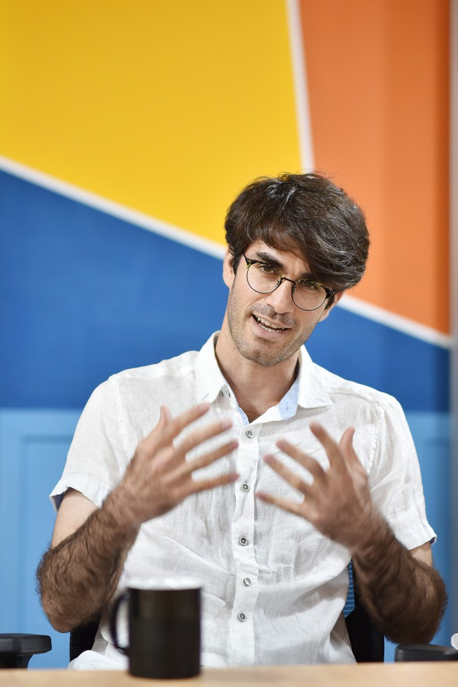 Tiến sĩ Yasin Abbasi-Yadkori, chuyên về khoa học máy tính, tác giả của các công trình nghiên cứu của VinAi vừa được công bố tại NeurIPS 2019. Tiến sĩ Yasin Abbasi-Yadkori, chuyên về khoa học máy tính, tác giả của các công trình nghiên cứu của VinAi vừa được công bố tại NeurIPS 2019.