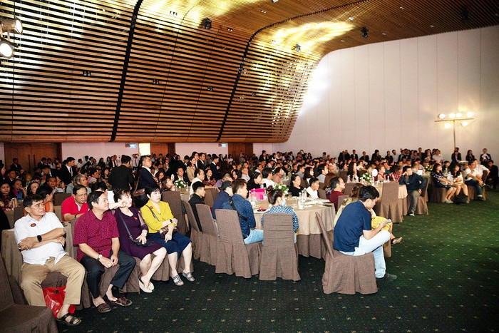 Háo hức chờ đợi chương trình chính thức bắt đầu