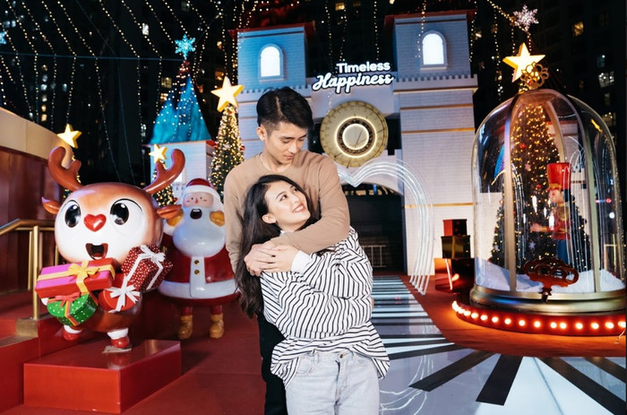 Các bạn có còn nhớ chú tuần lộc Hope đáng yêu tặng quà cho ông già Noel năm 2018? Các bạn có còn nhớ chú tuần lộc Hope đáng yêu tặng quà cho ông già Noel năm 2018?