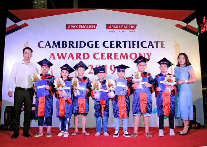 Chứng chỉ Cambridge English giúp các em học sinh tăng cơ hội tiếp cận với nền giáo dục tiên tiến. Chứng chỉ Cambridge English giúp các em học sinh tăng cơ hội tiếp cận với nền giáo dục tiên tiến.