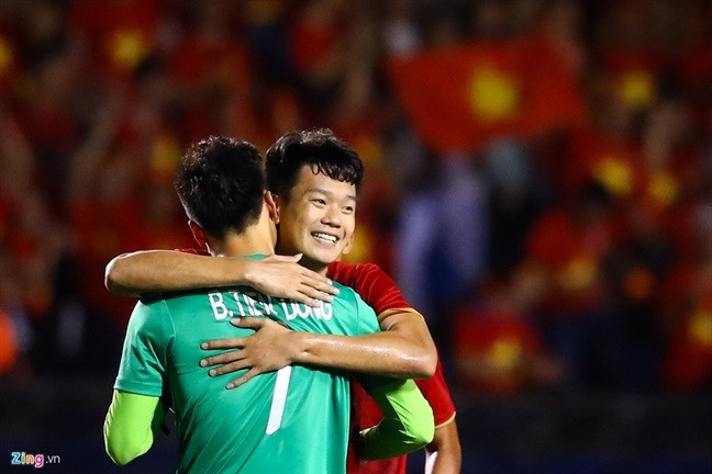 Những &quot;sản phẩm&quot; giáo dục tốt luôn biết hành động đẹp (Ảnh: Zing)