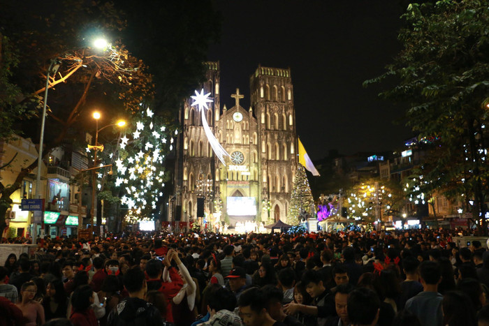 Nhà thờ Lớn trang hoàng lộng lẫy mỗi dịp giáng sinh Nhà thờ Lớn trang hoàng lộng lẫy mỗi dịp giáng sinh