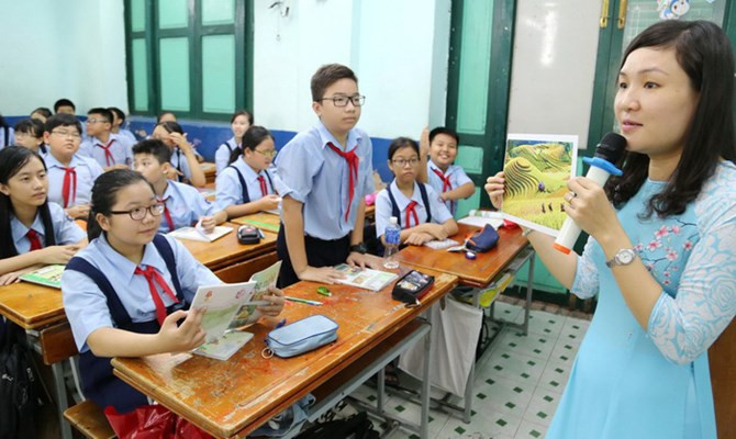 Nhiều thầy cô trên khắp mọi miền cả nước đã hiểu hơn về chế độ chính sách của giáo viên. (Ảnh minh họa: Vov.vn) Nhiều thầy cô trên khắp mọi miền cả nước đã hiểu hơn về chế độ chính sách của giáo viên. (Ảnh minh họa: Vov.vn)