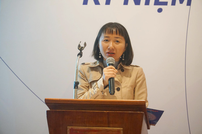 Bà Trần Thu Phương - Trưởng Phòng Lao động nữ thuộc Ban Nữ công của Tổng Liên đoàn Lao động Việt Nam phát biểu chúc mừng Quỹ. Bà Trần Thu Phương - Trưởng Phòng Lao động nữ thuộc Ban Nữ công của Tổng Liên đoàn Lao động Việt Nam phát biểu chúc mừng Quỹ.