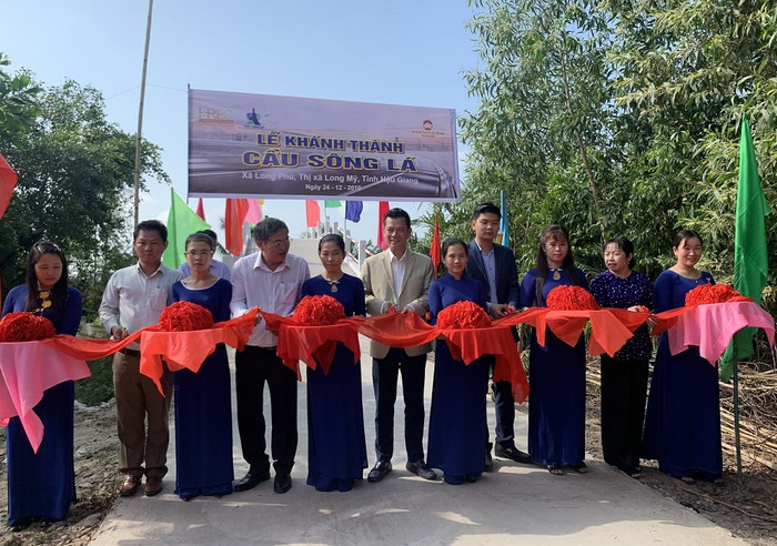 Buổi lễ khánh thành Cầu Sông Lá sáng ngày 24/12 Buổi lễ khánh thành Cầu Sông Lá sáng ngày 24/12