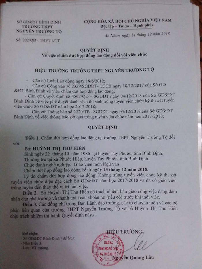 Quyết định chấm dứt hợp đồng viên chức với bà Huỳnh Thị Thu Hiền (Ảnh:V.N) Quyết định chấm dứt hợp đồng viên chức với bà Huỳnh Thị Thu Hiền (Ảnh:V.N)