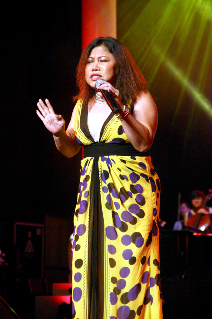 Siu Black chia sẻ, riêng đối với ca khúc của nhạc sỹ Nguyễn Cường thì chỉ riêng Siu Black được 'đặc cách', có quyền sửa chữa lời, nhịp mà không lo bị mắng. "Tôi luôn làm tốt nhất với ca khúc của nhạc sỹ", Siu Black nói.