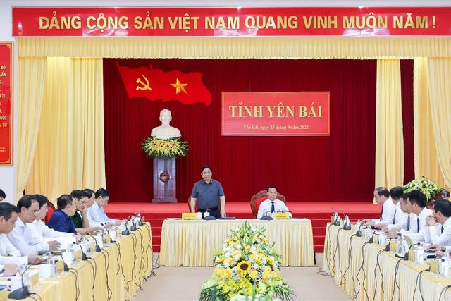 Thủ tướng Phạm Minh Chính và đoàn công tác làm việc với Ban Chấp hành Đảng bộ tỉnh Yên Bái về tình hình kinh tế - xã hội những tháng đầu năm 2022 và phương hướng, nhiệm vụ thời gian tới. Ảnh: VGP/Nhật Bắc Thủ tướng Phạm Minh Chính và đoàn công tác làm việc với Ban Chấp hành Đảng bộ tỉnh Yên Bái về tình hình kinh tế - xã hội những tháng đầu năm 2022 và phương hướng, nhiệm vụ thời gian tới. Ảnh: VGP/Nhật Bắc
