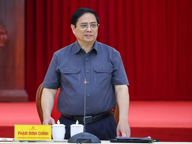 Thủ tướng lưu ý trong quy hoạch, Yên Bái cần dành những vị trí đẹp nhất, tốt nhất cho sản xuất, kinh doanh, thu hút đầu tư, tạo việc làm cho người dân. Ảnh: VGP/Nhật Bắc Thủ tướng lưu ý trong quy hoạch, Yên Bái cần dành những vị trí đẹp nhất, tốt nhất cho sản xuất, kinh doanh, thu hút đầu tư, tạo việc làm cho người dân. Ảnh: VGP/Nhật Bắc