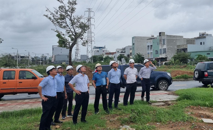 Đoàn công tác của EVNNPT kiểm tra đường dây truyền tải, sáng ngày 28/9 Đoàn công tác của EVNNPT kiểm tra đường dây truyền tải, sáng ngày 28/9