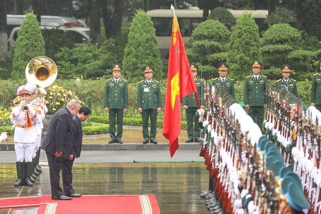 Thủ tướng Cộng hòa Cuba Manuel Marrero Cruz dẫn đầu Đoàn đại biểu cấp cao Chính phủ Cuba đến Hà Nội thăm hữu nghị chính thức Việt Nam từ ngày 28/9 - 2/10/2022. Ảnh: VGP/Nhật Bắc Thủ tướng Cộng hòa Cuba Manuel Marrero Cruz dẫn đầu Đoàn đại biểu cấp cao Chính phủ Cuba đến Hà Nội thăm hữu nghị chính thức Việt Nam từ ngày 28/9 - 2/10/2022. Ảnh: VGP/Nhật Bắc