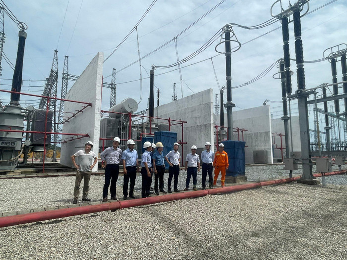 Đoàn công tác của EVNNPT kiểm tra TBA 500kV Dốc Sỏi, sáng ngày 28/9 Đoàn công tác của EVNNPT kiểm tra TBA 500kV Dốc Sỏi, sáng ngày 28/9