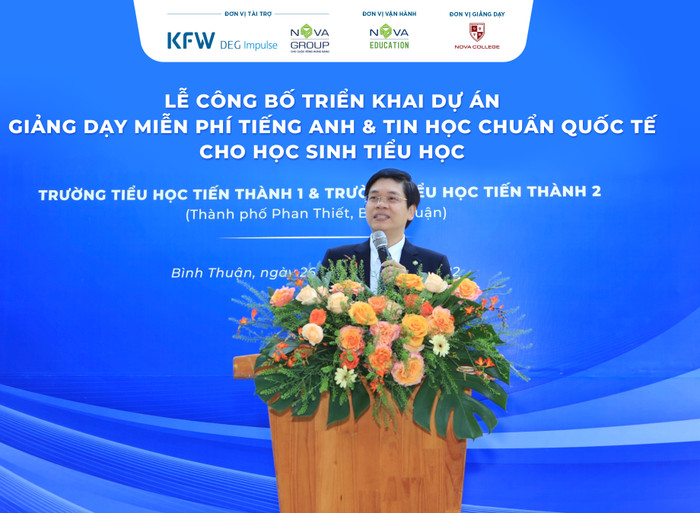 Tiến sĩ Bùi Phi Hùng – CEO Nova Education chia sẻ ý nghĩa thiết thực của dự án mang lại cho các em học sinh Tiến sĩ Bùi Phi Hùng – CEO Nova Education chia sẻ ý nghĩa thiết thực của dự án mang lại cho các em học sinh