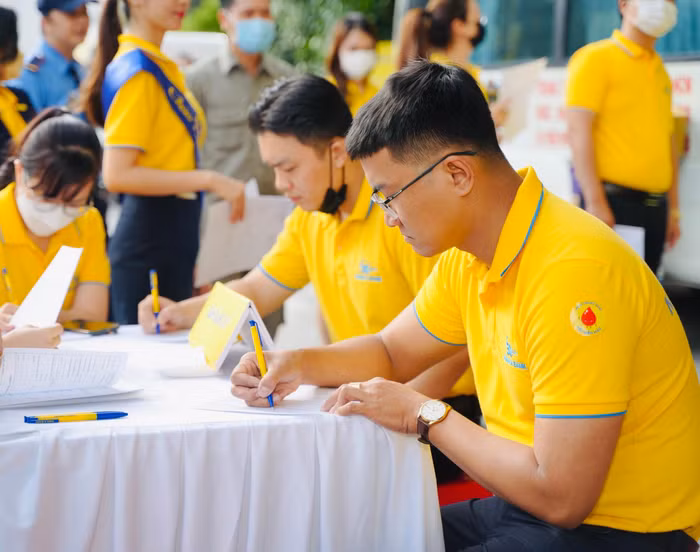 Ngày Hội đỏ Nam A Bank thu hút sự tham gia đông đảo của cán bộ nhân viên, khách hàng và đối tác.