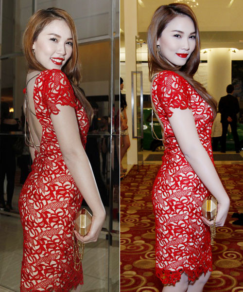 Váy ren đỏ là một trong những mốt thời trang nổi bật trong mùa đông năm nay. Bạn có thể mặc váy gợi cảm như của Quỳnh Thư và khi lạnh nên khoác thêm một chiếc áo ấm choàng bên ngoài Váy ren đỏ là một trong những mốt thời trang nổi bật trong mùa đông năm nay. Bạn có thể mặc váy gợi cảm như của Quỳnh Thư và khi lạnh nên khoác thêm một chiếc áo ấm choàng bên ngoài