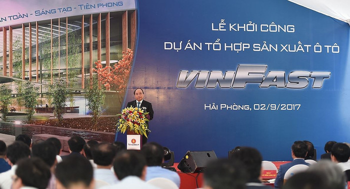 Thủ tướng Nguyễn Xuân Phúc dự lễ khởi công Dự án Tổ hợp sản xuất ô tô VINFAST tại khu kinh tế Đình Vũ – Cát Hải (Hải Phòng). VINFAST sẽ trở thành thương hiệu sản xuất ô tô hàng đầu Đông Nam Á. Ảnh: giaoduc.net.vn Thủ tướng Nguyễn Xuân Phúc dự lễ khởi công Dự án Tổ hợp sản xuất ô tô VINFAST tại khu kinh tế Đình Vũ – Cát Hải (Hải Phòng). VINFAST sẽ trở thành thương hiệu sản xuất ô tô hàng đầu Đông Nam Á. Ảnh: giaoduc.net.vn