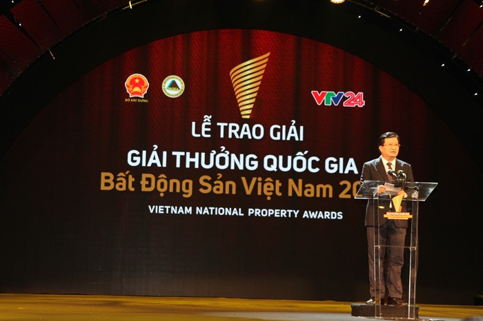 Phó Thủ tướng Trịnh Đình Dũng nhấn mạnh, sự phát triển của thị trường bất động sản trong thời gian qua đã tạo ra những đóng góp tích cực vào sự phát triển nhanh, bền vững của nền kinh tế. Ảnh: Vũ Phương Phó Thủ tướng Trịnh Đình Dũng nhấn mạnh, sự phát triển của thị trường bất động sản trong thời gian qua đã tạo ra những đóng góp tích cực vào sự phát triển nhanh, bền vững của nền kinh tế. Ảnh: Vũ Phương