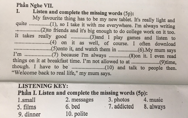 Phần thi nghe hiểu trong bộ đề ôn tập mà thí sinh được mang vào phòng thi có đáp án trùng khớp với phần thi nghe hiểu trong đề thi cấp chứng chỉ tiếng Anh trình độ B. Thí sinh dự thi chỉ việc chép đáp án ra bài làm. Ảnh: Vũ Phương Phần thi nghe hiểu trong bộ đề ôn tập mà thí sinh được mang vào phòng thi có đáp án trùng khớp với phần thi nghe hiểu trong đề thi cấp chứng chỉ tiếng Anh trình độ B. Thí sinh dự thi chỉ việc chép đáp án ra bài làm. Ảnh: Vũ Phương