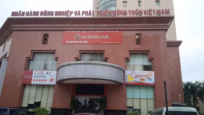 Không ít lần Agribank bị khách hàng phản ánh tiền trong tài khoản ATM bị rút tiền dù không thực hiện giao dịch. Ảnh: V.P