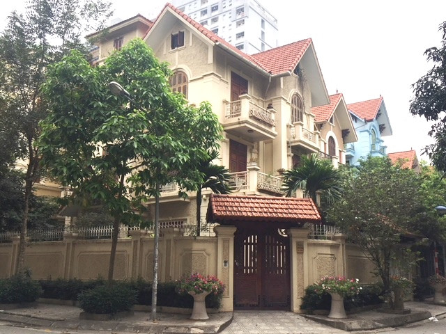 Theo đề xuất của Bộ Tài Chính, nhà ở riêng lẻ diện tích sàn xây dựng càng lớn sẽ chịu thuế càng cao. Ảnh: Vũ Phương.