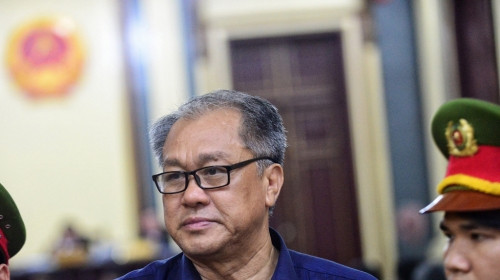 Khi được hỏi về 3.658 tỉ đồng tất toán 29 khoản vay, ông Phạm Công Danh khẳng định số tiền chuyển cho Hứa Thị Phấn là tiền của ông. (Ảnh: TL/Congluan.vn) Khi được hỏi về 3.658 tỉ đồng tất toán 29 khoản vay, ông Phạm Công Danh khẳng định số tiền chuyển cho Hứa Thị Phấn là tiền của ông. (Ảnh: TL/Congluan.vn)