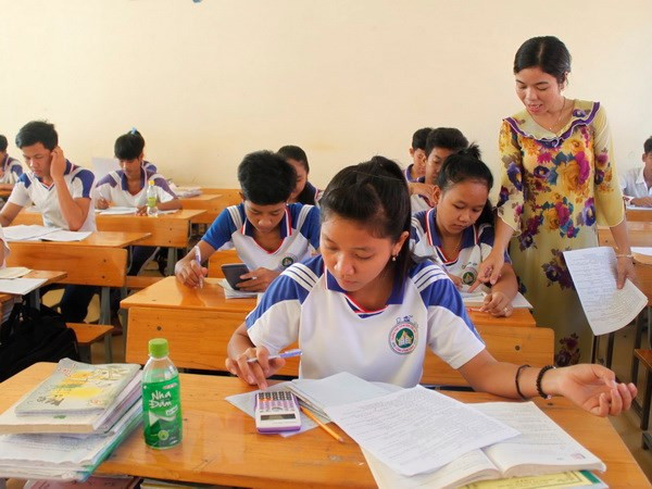 Vẻ đẹp của Toán học nằm ở “cách giải”, cách đi đến lời giải, cách lập luận để đi đến lời giải, bất chấp bài toán được trình bày theo vô vàn cách. (Ảnh minh hoạ: Huỳnh Kim Phượng/TTXVN) Vẻ đẹp của Toán học nằm ở “cách giải”, cách đi đến lời giải, cách lập luận để đi đến lời giải, bất chấp bài toán được trình bày theo vô vàn cách. (Ảnh minh hoạ: Huỳnh Kim Phượng/TTXVN)