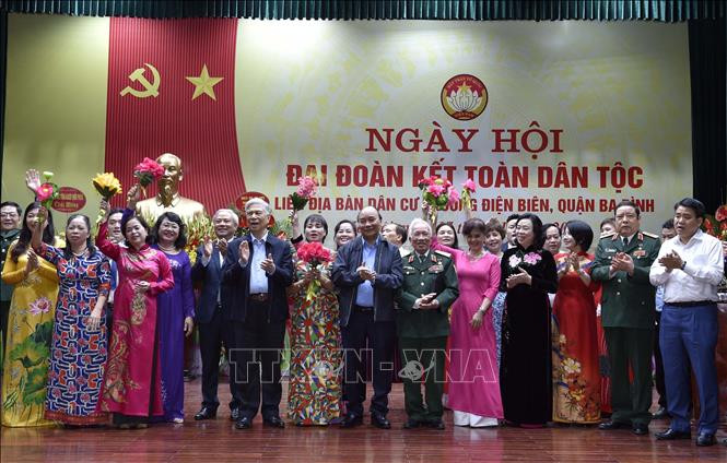 Thủ tướng Nguyễn Xuân Phúc và các đại biểu. Ảnh: Thống Nhất/TTXVN Thủ tướng Nguyễn Xuân Phúc và các đại biểu. Ảnh: Thống Nhất/TTXVN