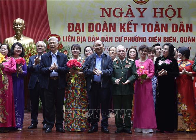 Thủ tướng Nguyễn Xuân Phúc và các đại biểu. Ảnh: Thống Nhất/TTXVN Thủ tướng Nguyễn Xuân Phúc và các đại biểu. Ảnh: Thống Nhất/TTXVN