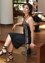 Diễn viên Chiều Xuân kín đáo với vòng 1 khiêm tốn. Diễn viên Chiều Xuân kín đáo với vòng 1 khiêm tốn.