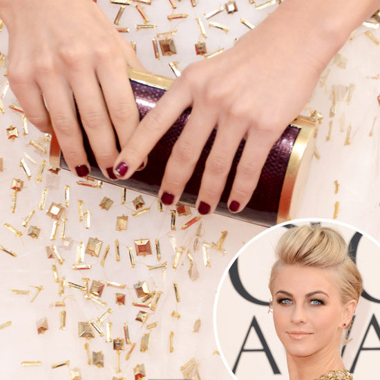 Nail màu đỏ mận của Julianne Hough rất "ton-sur-ton" với chiếc ví cầm tay.