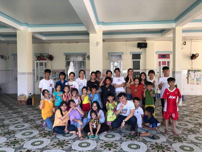 Đoàn trường Trung học phổ thông Trần Văn Quan giao lưu, sinh hoạt với các bé tại Mái Ấm Thi Ân Đoàn trường Trung học phổ thông Trần Văn Quan giao lưu, sinh hoạt với các bé tại Mái Ấm Thi Ân