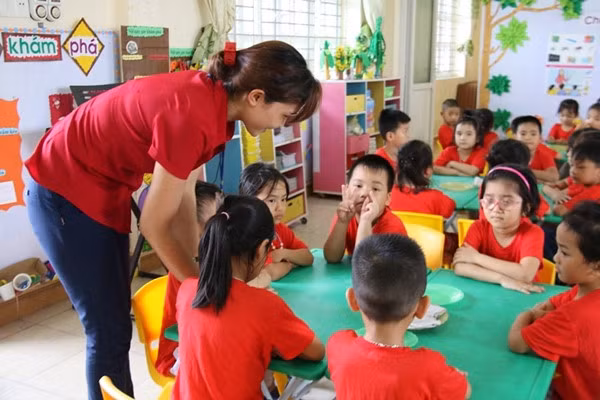 Sắp tới giáo viên mầm non được hỗ trợ những gì? (Ảnh minh hoạ: Giaoducthoidai.vn)
