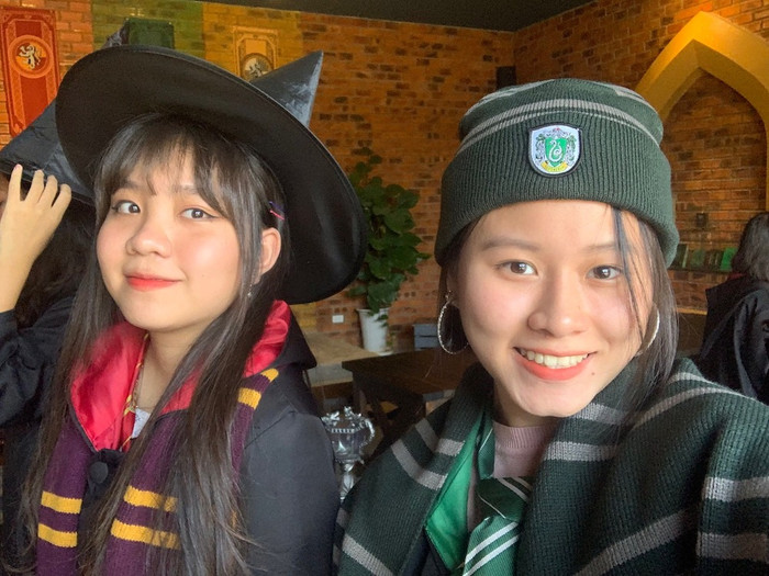 Du lịch, trải nghiệm khám phá, liên hệ thực tế với bài học là cách khắc sâu kiến thức của Tiên (bên trái) trong việc học Địa lý – Một chuyến đi Đà Lạt cùng bạn bè Du lịch, trải nghiệm khám phá, liên hệ thực tế với bài học là cách khắc sâu kiến thức của Tiên (bên trái) trong việc học Địa lý – Một chuyến đi Đà Lạt cùng bạn bè