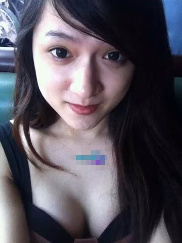 Khi không trang điểm, Hương Giang vẫn cuốn hút vì vẻ tươi tắn, rạng ngời.