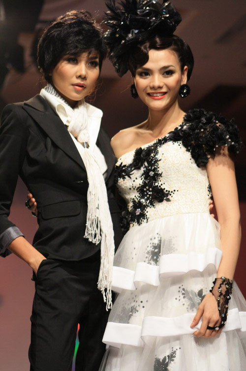 Có thể nói, chọn đúng kiểu tóc đã giúp siêu mẫu hàng đầu Việt Nam thành công trong nhiều tạo hình ấn tượng trên sàn catwalk.