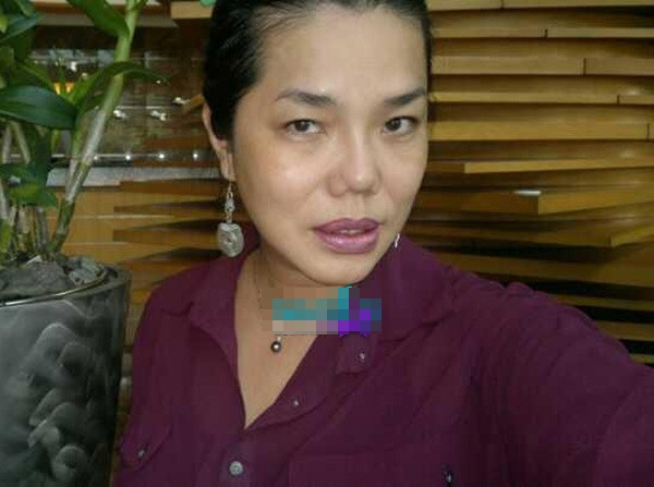 Dù nhan sắc không khiến "hoa nhường, nguyệt thẹn" như Khanh Chi Lâm, Franky Nguyễn nhưng về sự gợi cảm thì Cindy Thái Tài không chịu thua kém. Và trong mỗi sự kiện, những bộ cánh sexy và kiểu trang điểm đậm khiến cô luôn nổi bật. Tuy nhiên, sau khi gỡ bỏ hóa trang thì Cindy Thái Tài lại có phần 'kém sắc'. Dù nhan sắc không khiến "hoa nhường, nguyệt thẹn" như Khanh Chi Lâm, Franky Nguyễn nhưng về sự gợi cảm thì Cindy Thái Tài không chịu thua kém. Và trong mỗi sự kiện, những bộ cánh sexy và kiểu trang điểm đậm khiến cô luôn nổi bật. Tuy nhiên, sau khi gỡ bỏ hóa trang thì Cindy Thái Tài lại có phần 'kém sắc'.