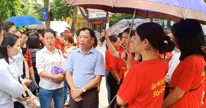 Số phận của hàng trăm giáo viên hợp đồng tại Hà Nội vẫn còn rất long đong, lận đận (Ảnh:V.N)