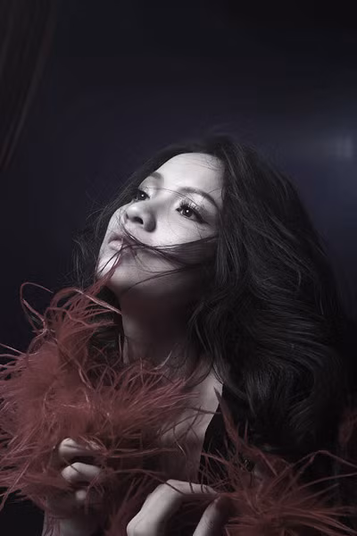 Được khán giả tích cực đón nhận, mới đây, hotgirl nổi tiếng đã giới thiệu ca khúc "Mặc kệ", sáng tác bởi nhạc sĩ Tiên Cookie.