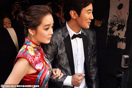 Cặp đôi hạnh phúc tổ chức hôn lễ tại Trung Quốc. Cặp đôi hạnh phúc tổ chức hôn lễ tại Trung Quốc.