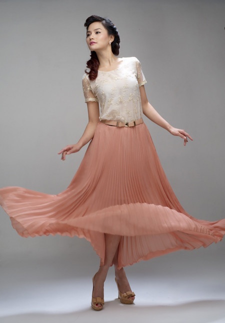 Vũ Thu Phương cho biết thêm: "Nếu chỉ là một Vũ Thu Phương bình thường, tôi chưa chắc muốn lấy một người đàn ông từng có gia đình. Nhưng với những khó khăn tôi từng trải qua trong đời, với những gì tôi quan sát được từ cuộc sống, tôi lại thích người từng đổ vỡ hơn."