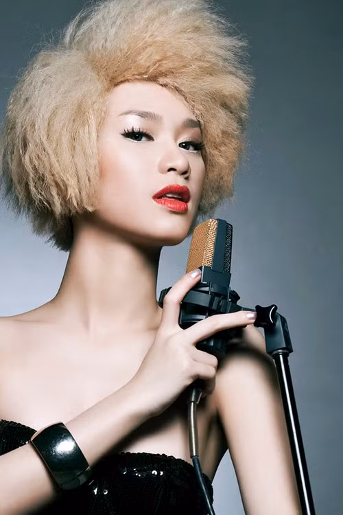 Hai năm vắng bóng trên kệ đĩa, ngày 4/6, Trà My Idol trở lại với album vol.2 mang chính tên cô. Sau 'đổ vỡ' với công ty quản lý, hai năm qua, Trà My chủ yếu đi hát ở bar, event... và tập trung tài chính để làm album.