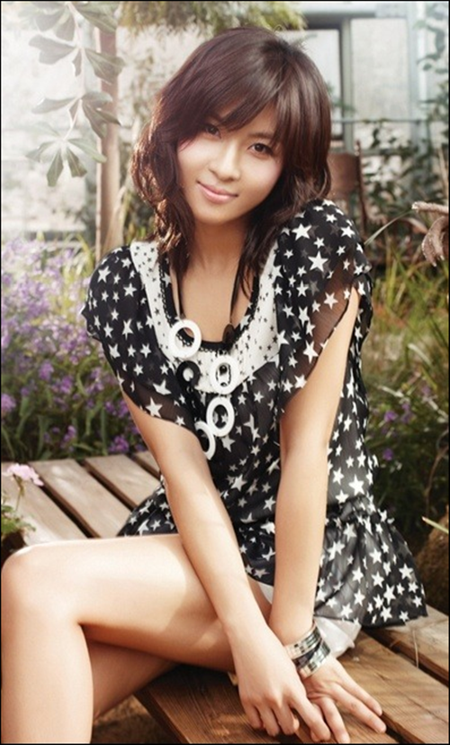 Ha Ji Won ngày càng cuốn hút và rạng rỡ. Ở cái tuổi 34, người đẹp vẫn sẵn sàng để đảm nhận những vai diễn có tuổi đời trẻ hơn rất nhiều.