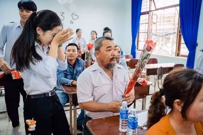 Nếu một ngày con biết nói lời cảm ơn và xin lỗi thì con đã thực sự trưởng thành (Ảnh: Nhân vật cung cấp)