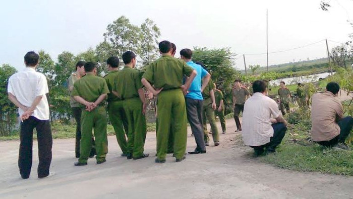 Công an được huy động tới hiện trường sau vụ cướp Công an được huy động tới hiện trường sau vụ cướp