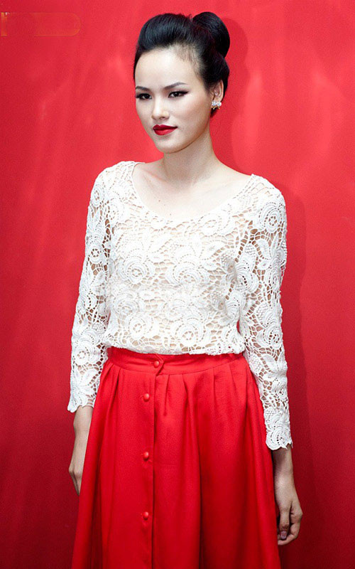 Những người đẹp có vòng 1 lép kép hiếm khi mặc đồ bó sát sạt Những người đẹp có vòng 1 lép kép hiếm khi mặc đồ bó sát sạt