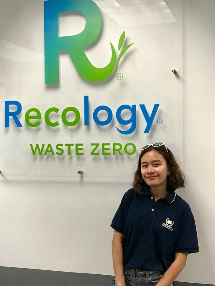 Nguyễn Mai Anh trong chuyến thực tập tại công ty Recology (Hoa Kỳ) khi mới chỉ là học sinh lớp 11 Nguyễn Mai Anh trong chuyến thực tập tại công ty Recology (Hoa Kỳ) khi mới chỉ là học sinh lớp 11
