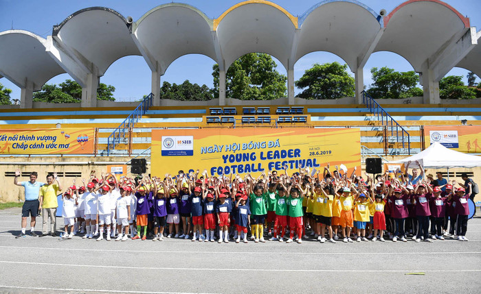 Hơn 240 em nhỏ từ các làng trẻ SOS đã hội ngộ trong Ngày hội Bóng đá Young Leader Football Festival đầy ý nghĩa và thú vị Hơn 240 em nhỏ từ các làng trẻ SOS đã hội ngộ trong Ngày hội Bóng đá Young Leader Football Festival đầy ý nghĩa và thú vị